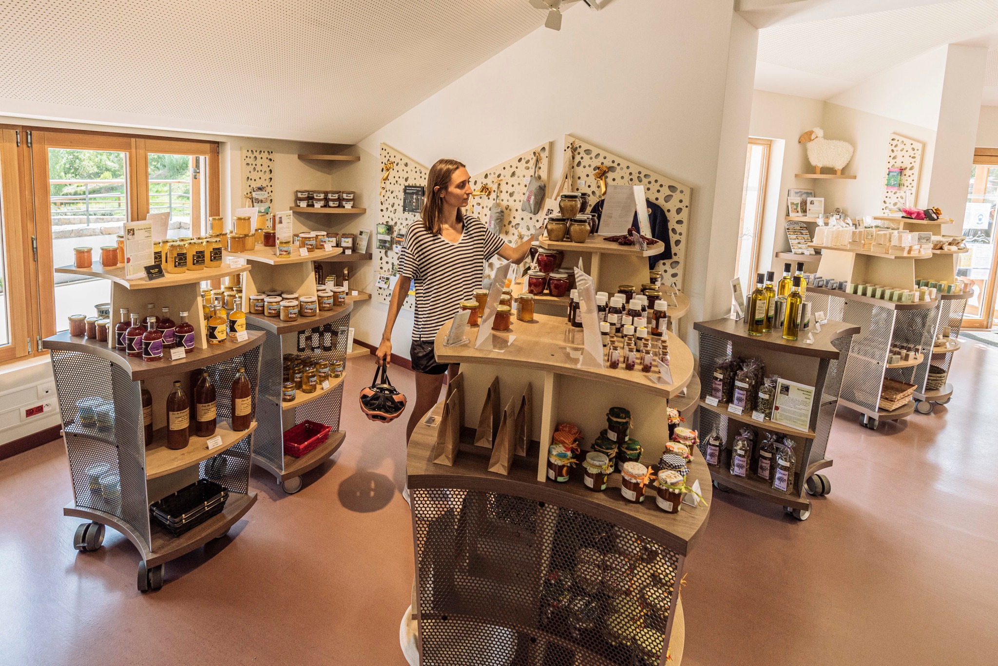 La Boutique de La Maison du Lac de St Cassien Visitvar La Boutique de La Maison du Lac de St Cassien Visitvar